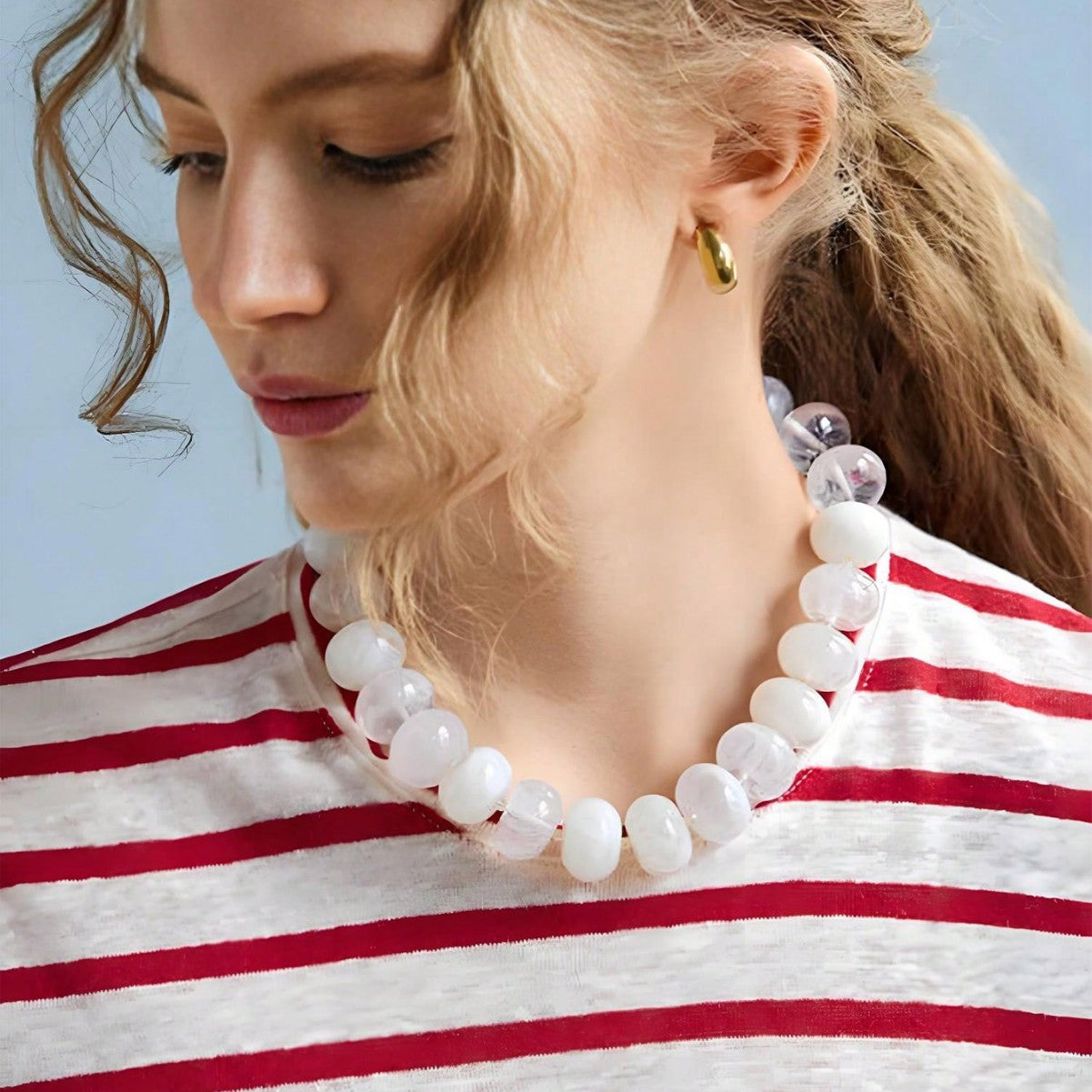Women's chunky acrylic beaded choker necklace - White